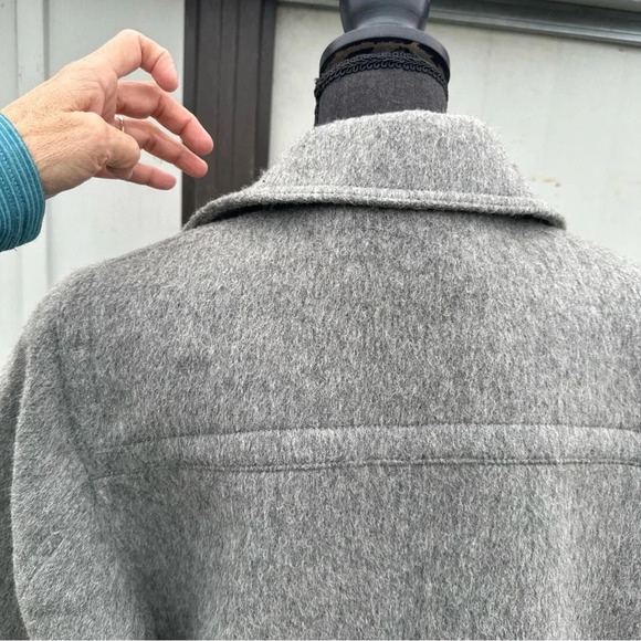 HARVE BENARD BY BENARD HOLTZMAR WOMENS PEA COAT GEAY SIZE 10 60%ALPACA 40%
WOOL - Picture 6 of 10